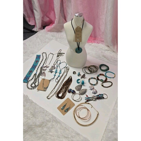 Jewelry Lot Cowgirl Western Theme Clean Curated Bundle Free Gift - Picture 1 of 16